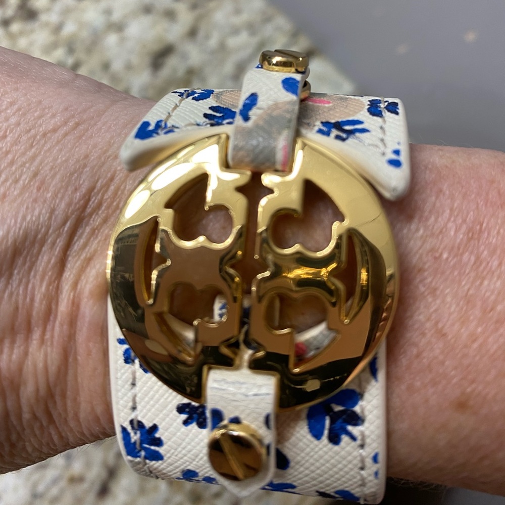 Tory Burch bracelet cuff. Size small. Excellent condition. - Picture 2 of 5